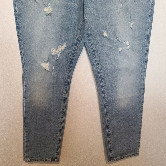 GOOD AMERICAN Good Classic Hi-Rise Distressed Jeans NWT Size 28 - Picture 9 of 12